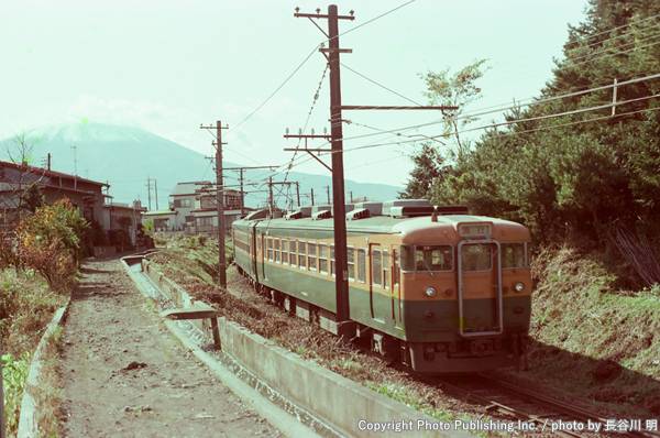 日本国有鉄道 富士急行線 クモハ165 （1982年11月12日撮影）