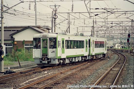 東日本旅客鉄道 北上線 キハ100 （2002年9月14日撮影）