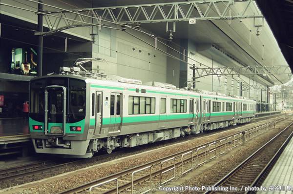 西日本旅客鉄道 東海道本線 クモハ125 （2002年12月16日撮影）