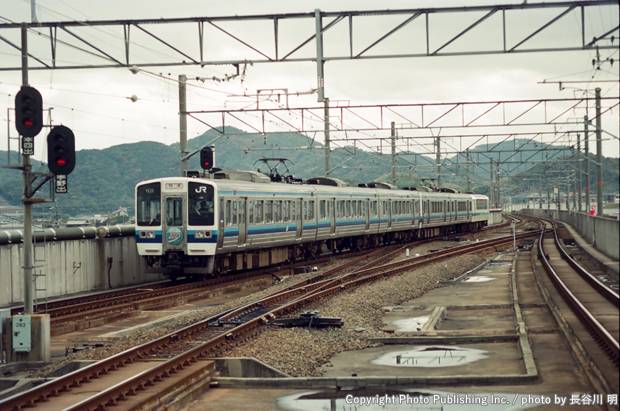 西日本旅客鉄道 瀬戸大橋線　宇野線 クモハ213 （2000年11月22日撮影）