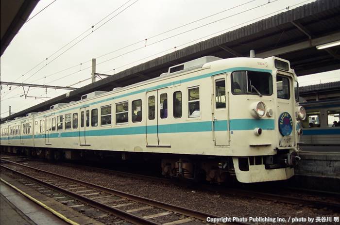 四国旅客鉄道 予讃線 クハ111 （2000年11月22日撮影）