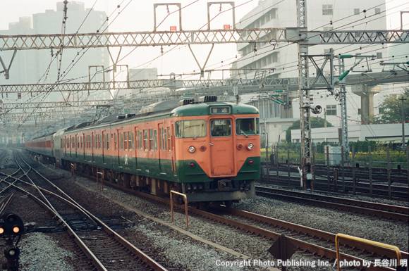 東日本旅客鉄道 東海道本線 クハ111 （2001年10月27日撮影）