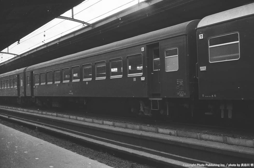 日本国有鉄道 東海道本線 ナハフ112 （1957年撮影）